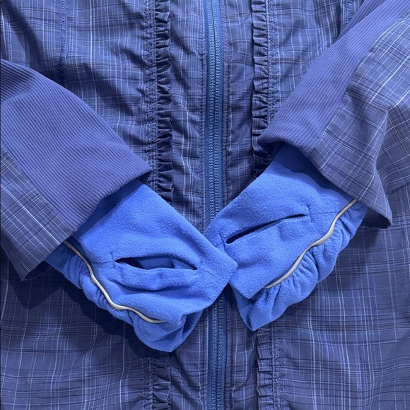 Lululemon “Ahead of the Curve” Ruffle Plaid Jacket Sz 4 Metal Logo Zippers - Picture 6 of 9